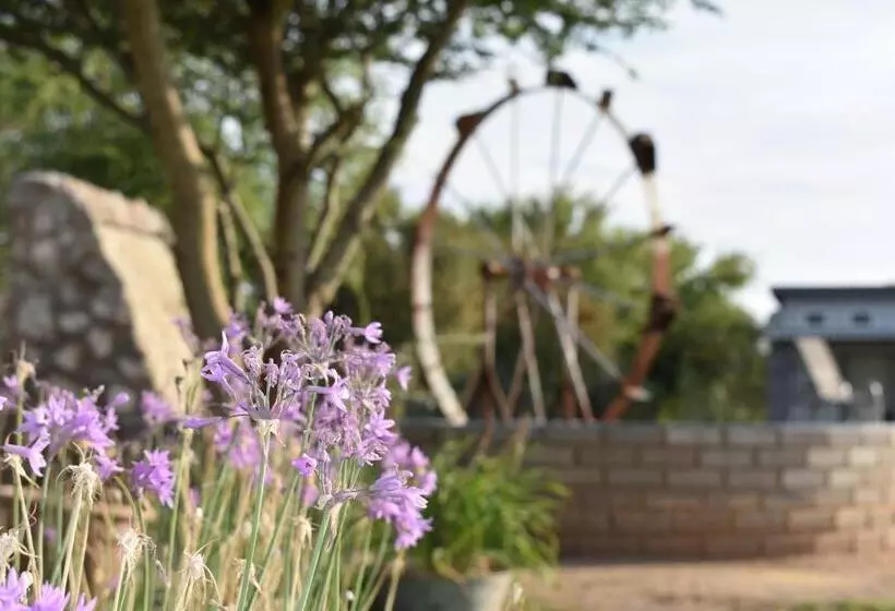 پانسیون Symponia Guest House