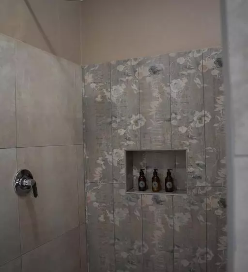 پانسیون Symponia Guest House