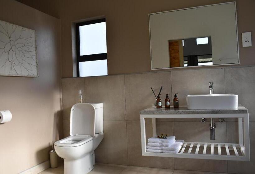 پانسیون Symponia Guest House