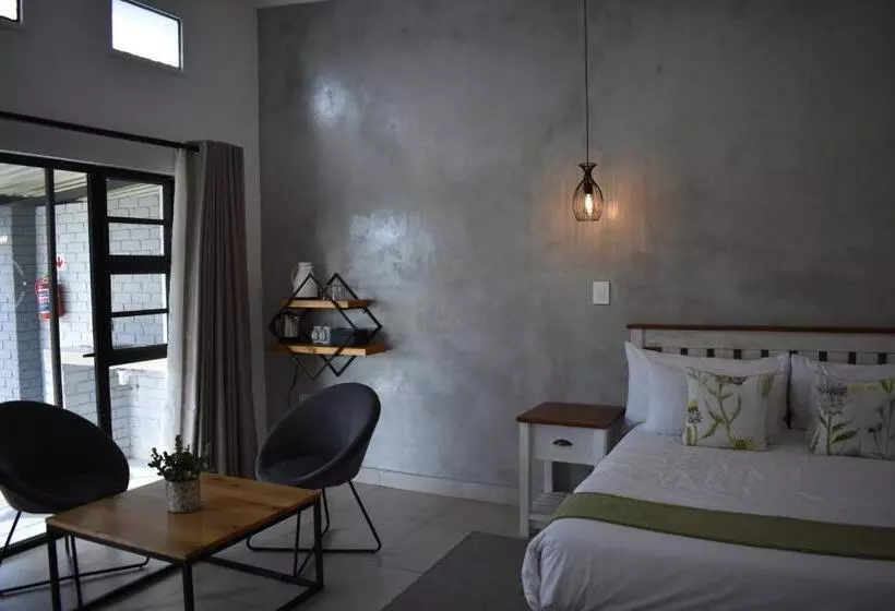 پانسیون Symponia Guest House