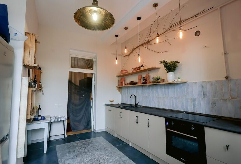 پانسیون Town Guest House