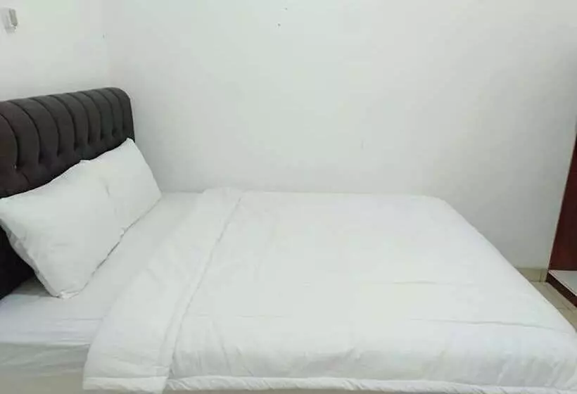 Hotelli Al-razzaq Guest House By Oyo