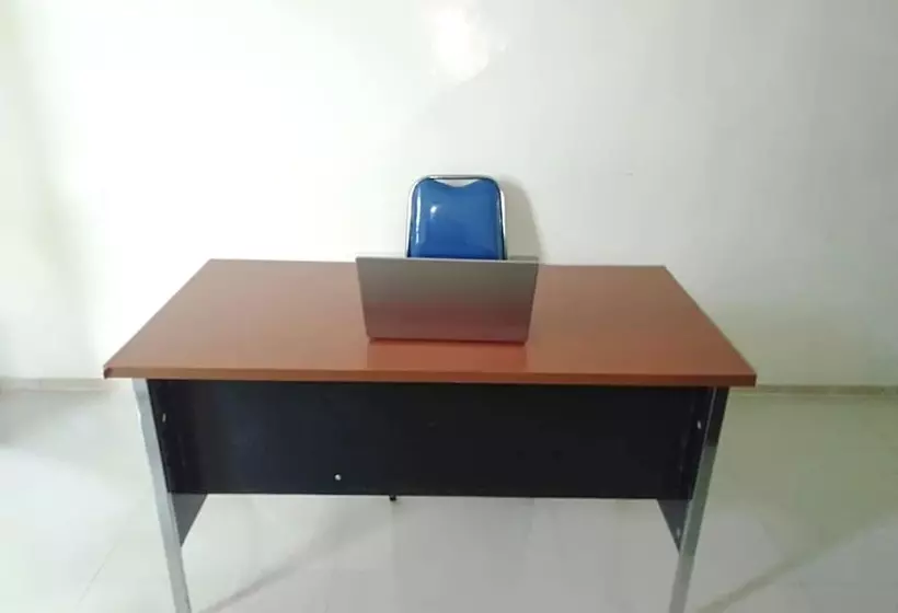 Hotelli Al-razzaq Guest House By Oyo