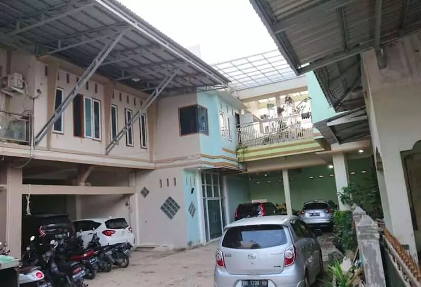 Hotelli Al-razzaq Guest House By Oyo