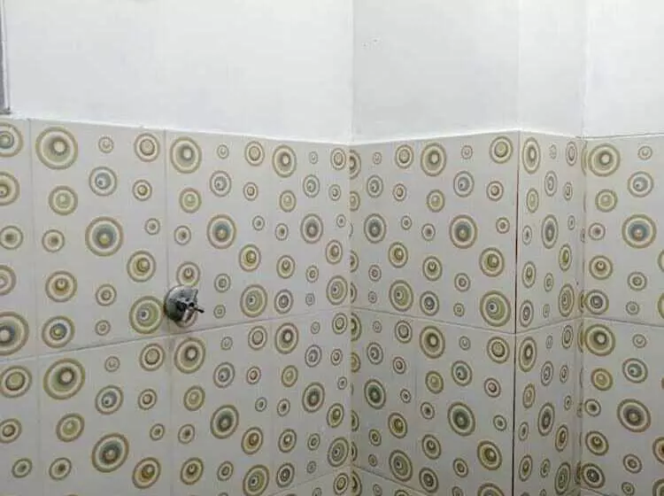 Hotelli Al-razzaq Guest House By Oyo