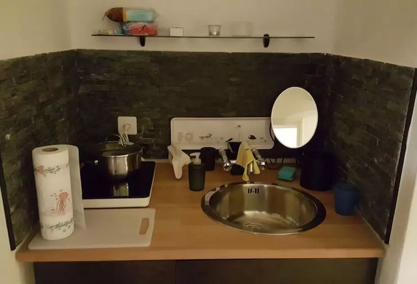 ホテル Apartment Alina
