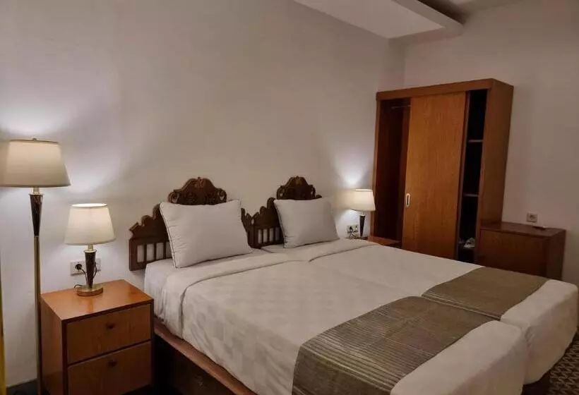 ホテル Attara Inn Senggigi