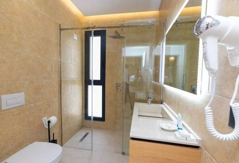 Hotelli B&b Champagne Vlore Bay