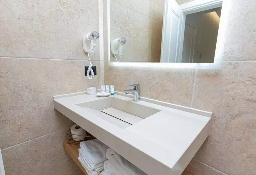 Hotelli B&b Champagne Vlore Bay