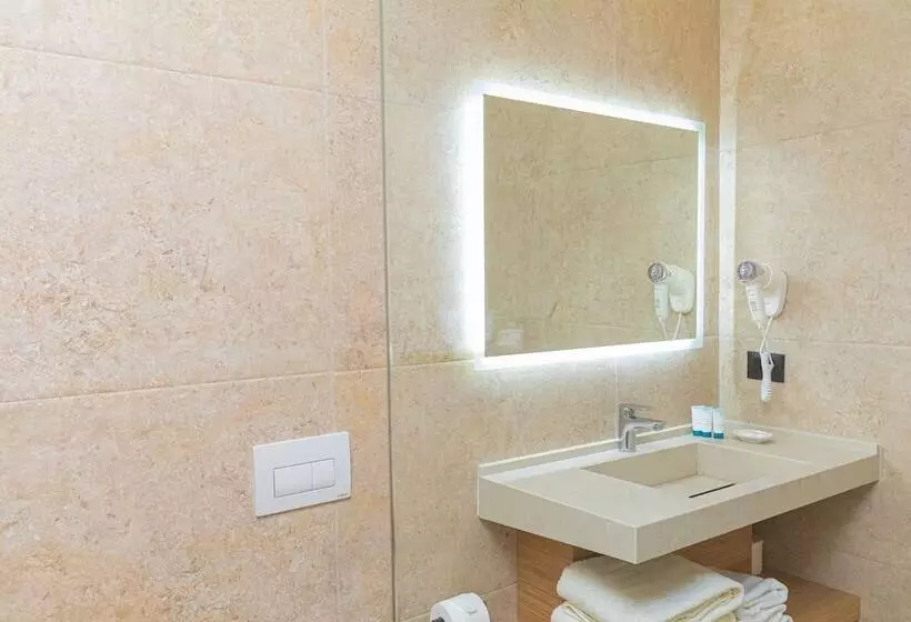 Hotelli B&b Champagne Vlore Bay