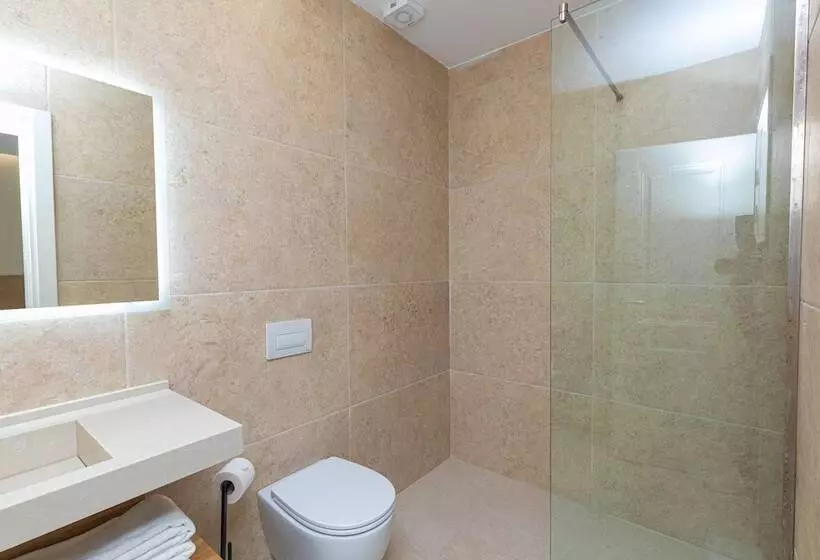 Hotelli B&b Champagne Vlore Bay