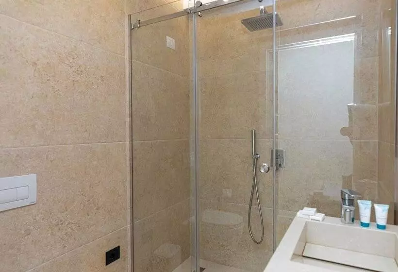 Hotelli B&b Champagne Vlore Bay