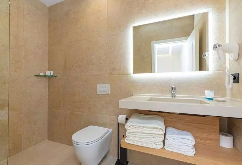 Hotelli B&b Champagne Vlore Bay