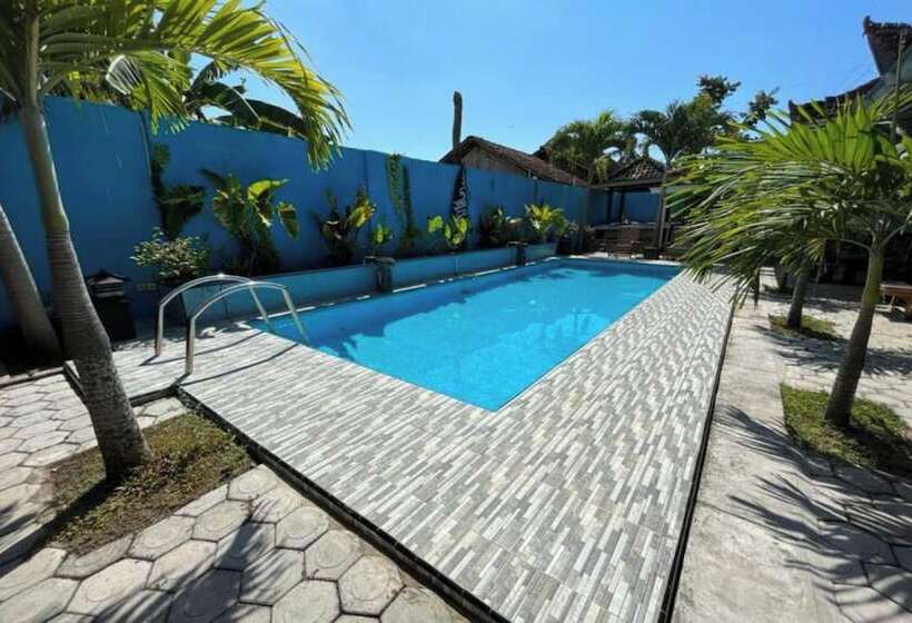 Otel Capital O 92615 Villa Utama D Alas Purwo