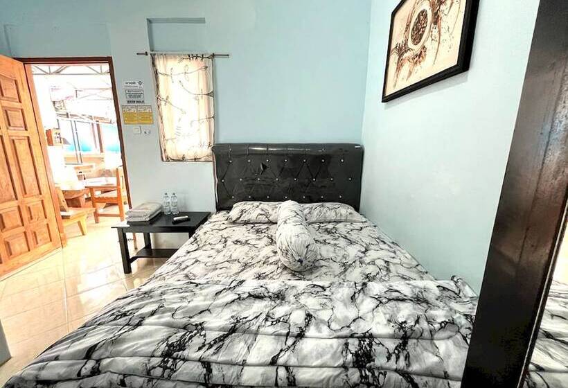 Otel Capital O 92615 Villa Utama D Alas Purwo