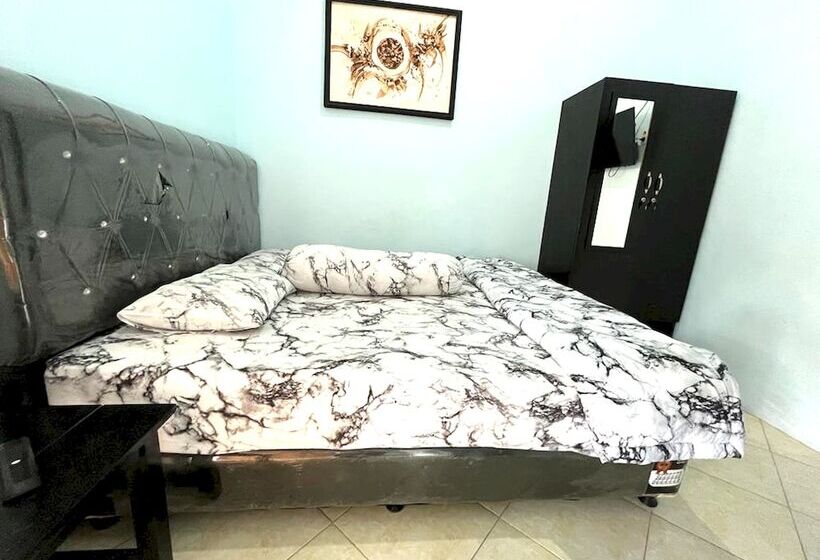 Otel Capital O 92615 Villa Utama D Alas Purwo