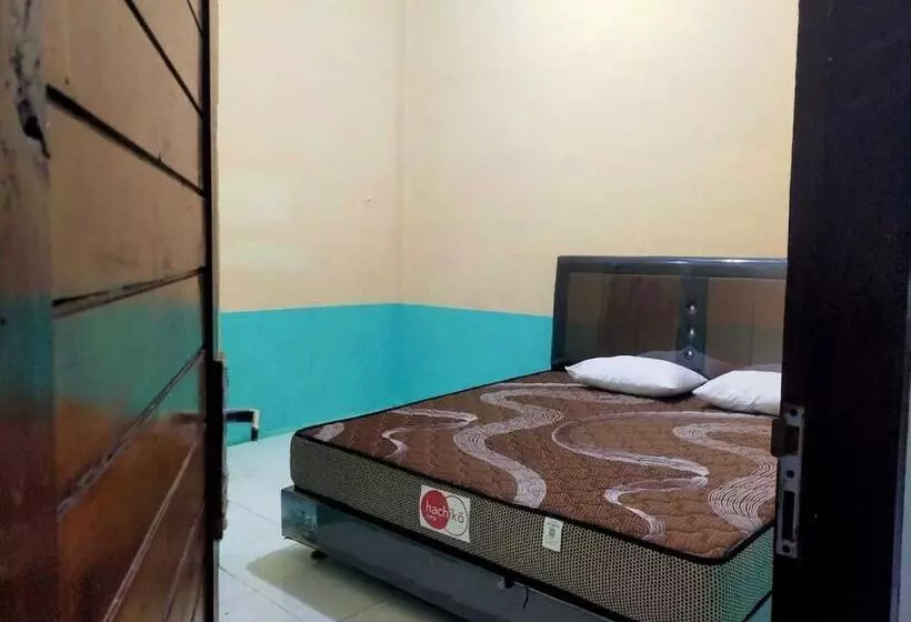 Hotelli Express O 91938 Grace Kost & Hostel