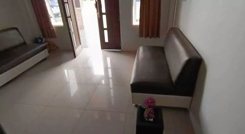 Hotelli Fanilly Guest House Marabahan By Oyo