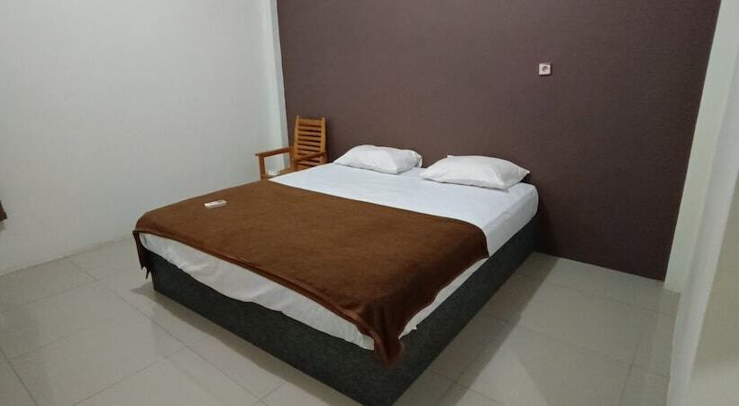 בית מלון כפרי Fanilly Guest House Marabahan By Oyo