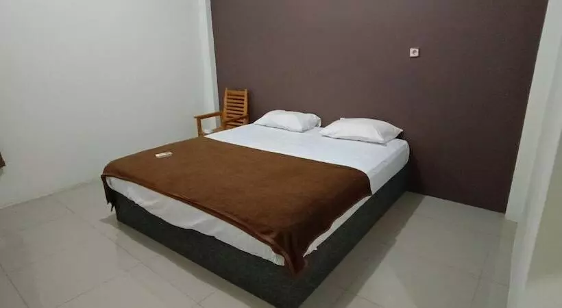 Hotelli Fanilly Guest House Marabahan By Oyo