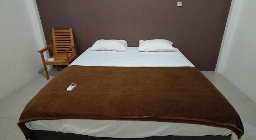 בית מלון כפרי Fanilly Guest House Marabahan By Oyo