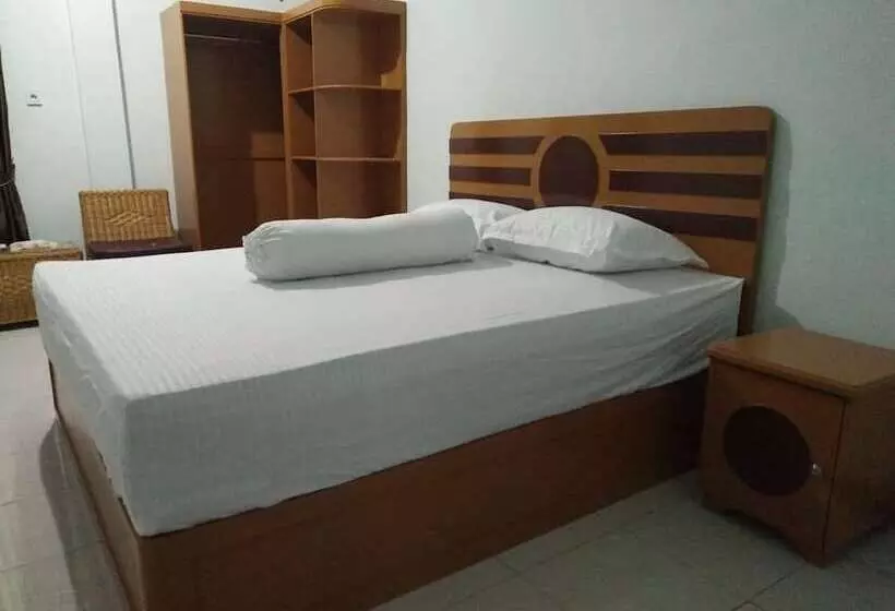 Hotelli Fanilly Guest House Marabahan By Oyo