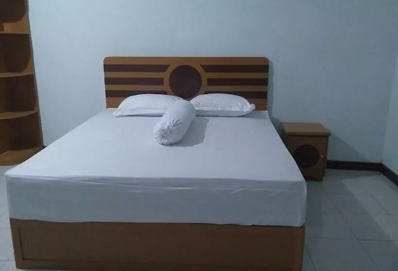 Hotelli Fanilly Guest House Marabahan By Oyo