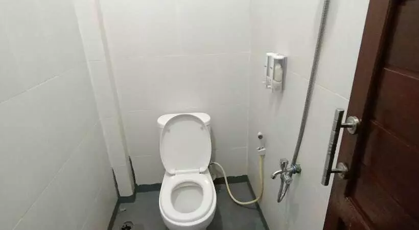 Hotelli Fanilly Guest House Marabahan By Oyo