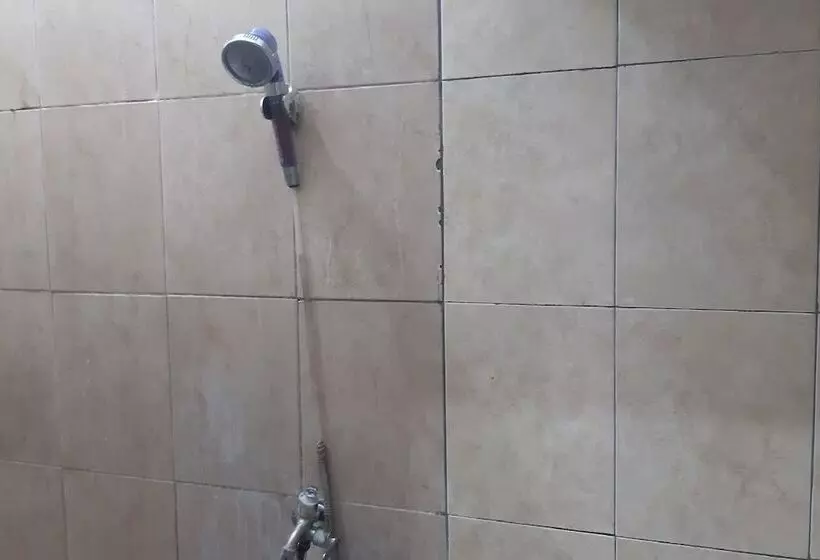 Hotelli Fanilly Guest House Marabahan By Oyo