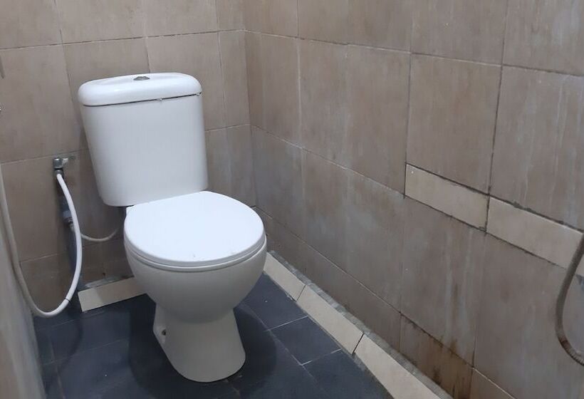 בית מלון כפרי Fanilly Guest House Marabahan By Oyo