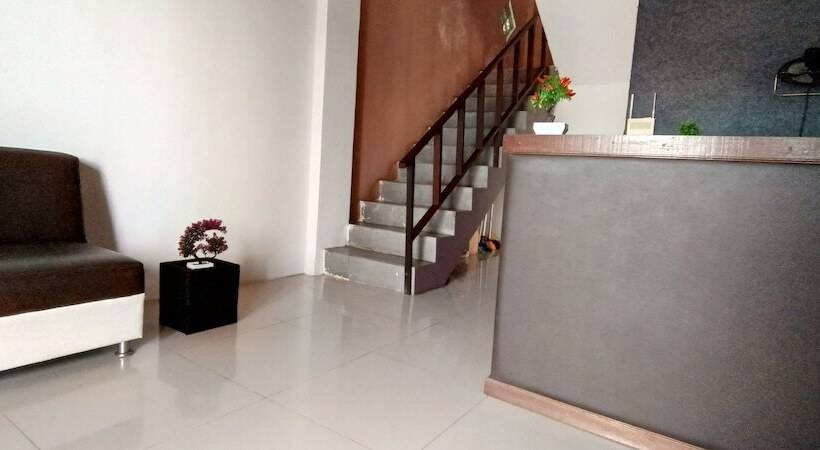 בית מלון כפרי Fanilly Guest House Marabahan By Oyo