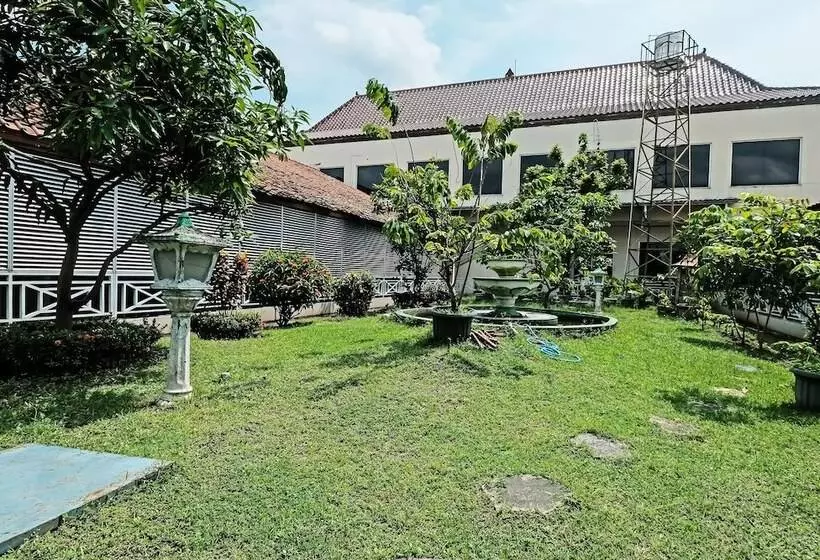 Hotelli Griya Raharja Guest House Syariah By Oyo