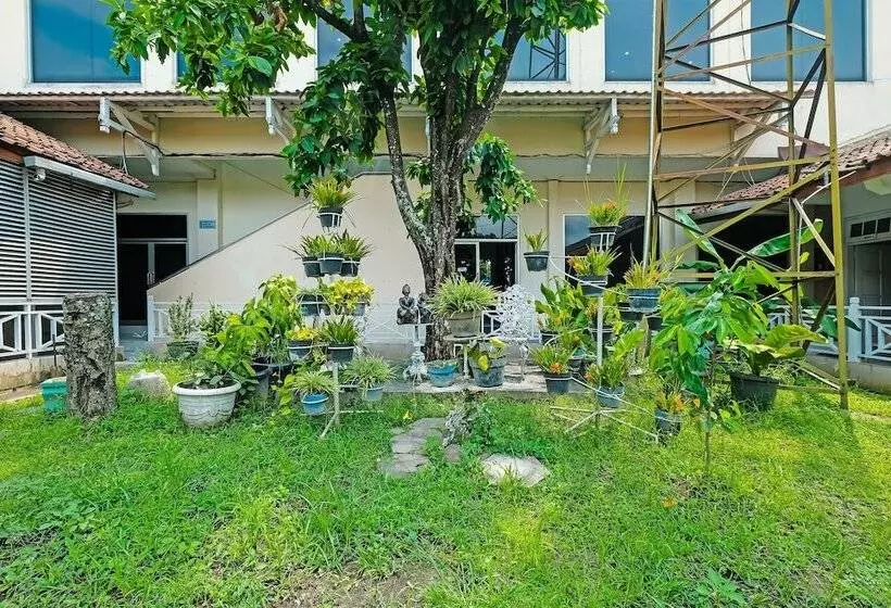 Hotelli Griya Raharja Guest House Syariah By Oyo