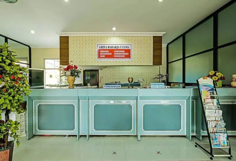 Hotelli Griya Raharja Guest House Syariah By Oyo
