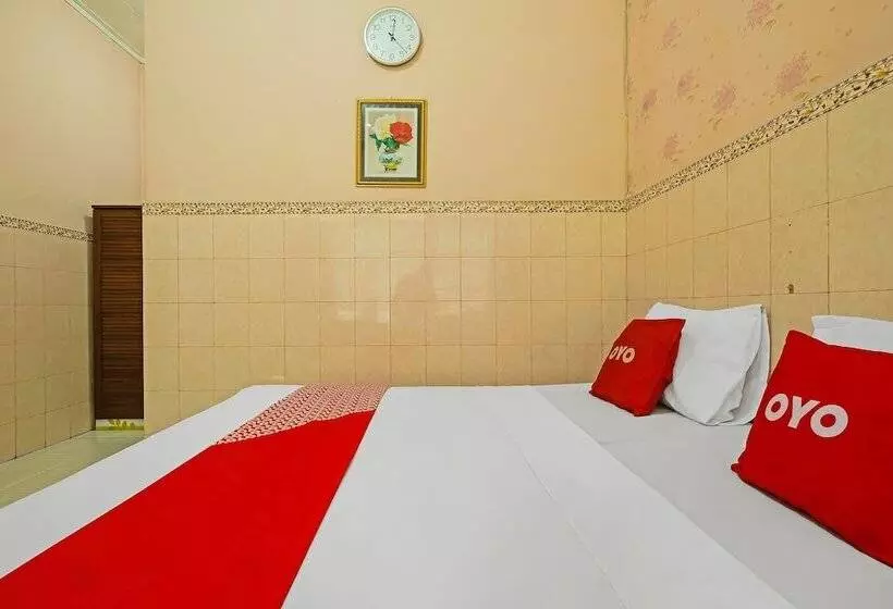 Hotelli Griya Raharja Guest House Syariah By Oyo