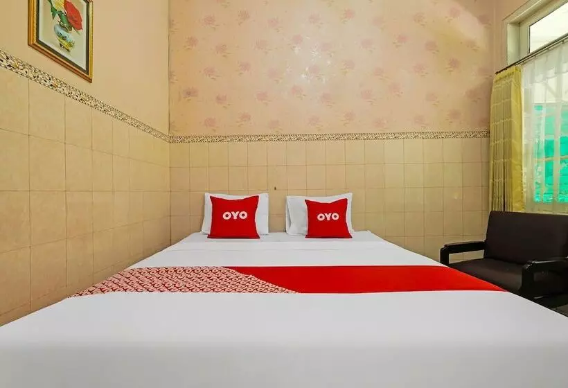 Hotelli Griya Raharja Guest House Syariah By Oyo