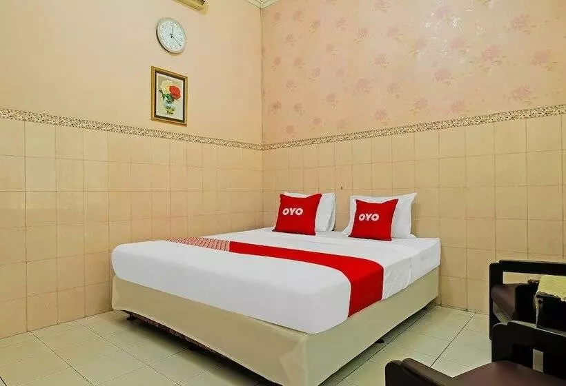 Hotelli Griya Raharja Guest House Syariah By Oyo