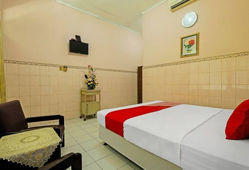 호텔 Griya Raharja Guest House Syariah By Oyo