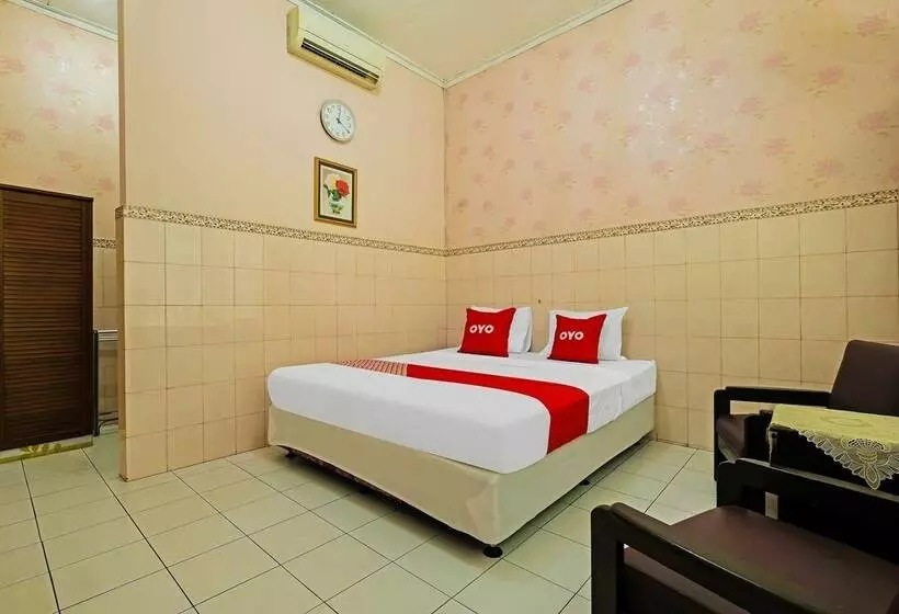 Hotelli Griya Raharja Guest House Syariah By Oyo