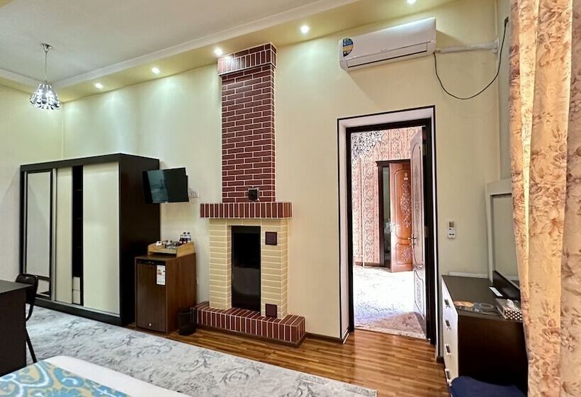 Отель Mosaic Boutique