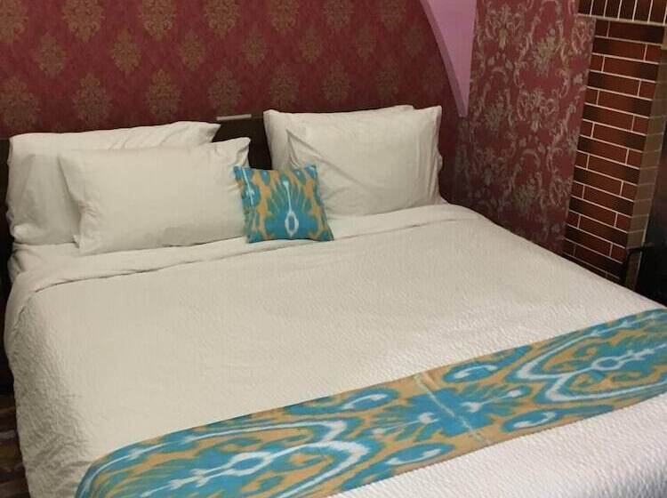 Отель Mosaic Boutique