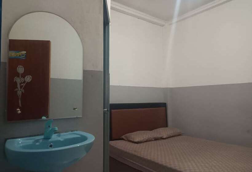 בית מלון כפרי Multi Plus Inn By Oyo