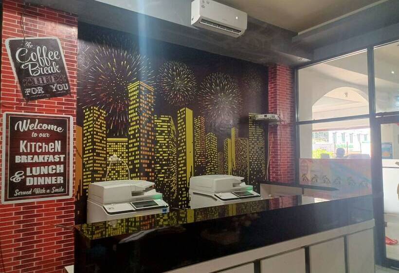 בית מלון כפרי Multi Plus Inn By Oyo