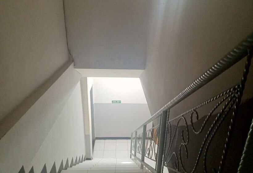 בית מלון כפרי Multi Plus Inn By Oyo