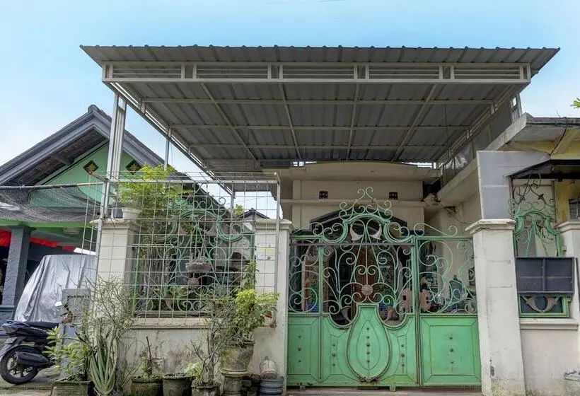 ホテル Nurul Homestay Syariah By Oyo