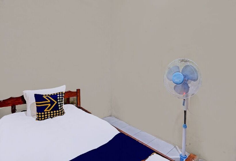 Отель Nurul Homestay Syariah By Oyo