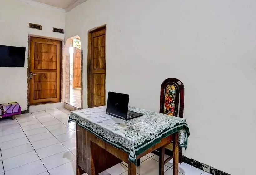 ホテル Nurul Homestay Syariah By Oyo