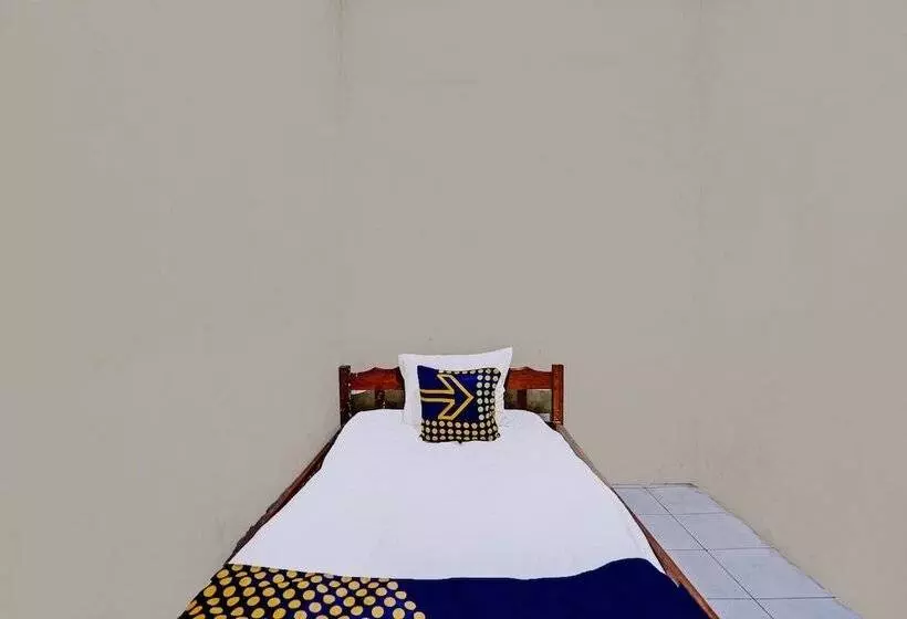 ホテル Nurul Homestay Syariah By Oyo