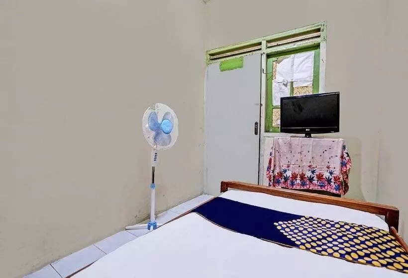 ホテル Nurul Homestay Syariah By Oyo