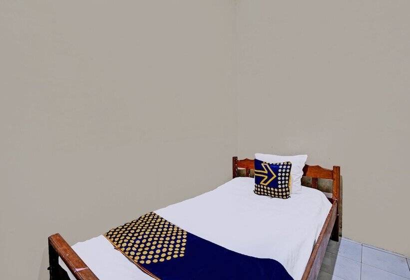 Отель Nurul Homestay Syariah By Oyo